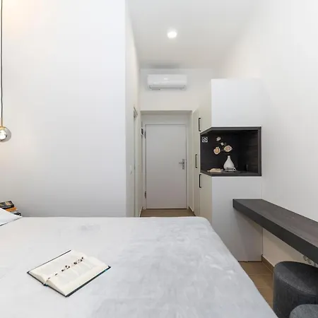 & Kolovare 2, Apartment