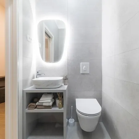 & Kolovare 2, Apartment