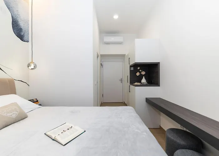 & Kolovare 2, Apartment